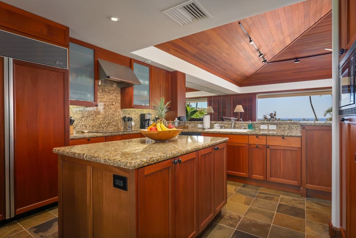 Villa in Kailua-Kona · ★5.0 · 3 bedrooms · 3 beds · 3 baths - Photo 3