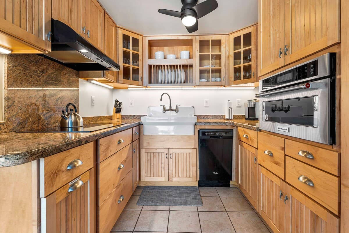 Condo in Kailua-Kona · ★5.0 · 1 bedroom · 2 beds · 1 private bath - Photo 5