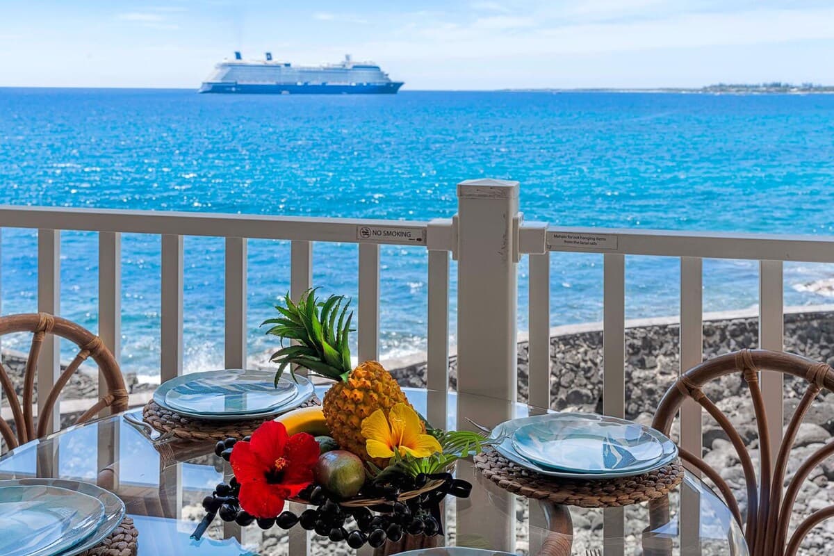 Condo in Kailua-Kona · ★4.35 · 2 bedrooms · 3 beds · 2 baths - Photo 2