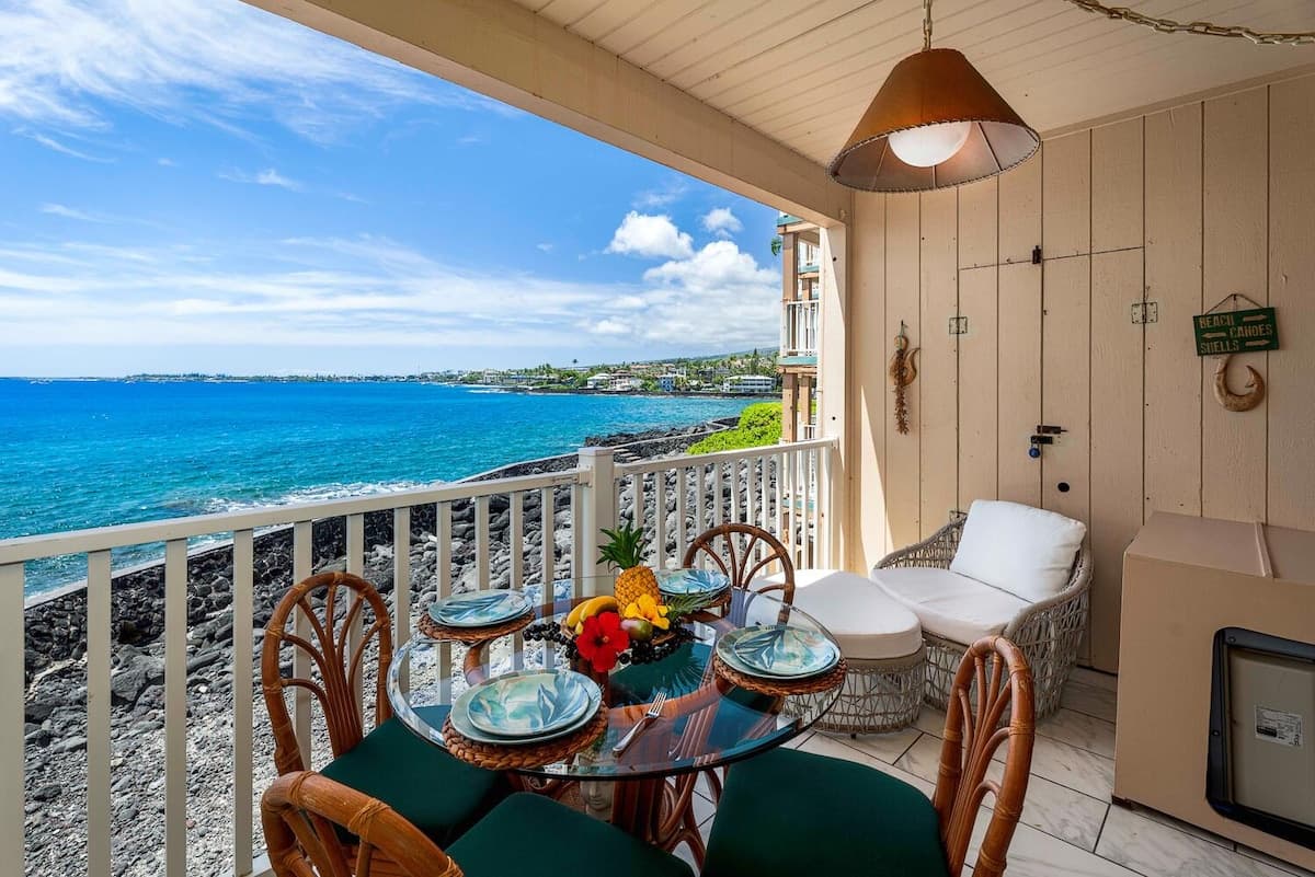 Condo in Kailua-Kona · ★4.35 · 2 bedrooms · 3 beds · 2 baths - Photo 1