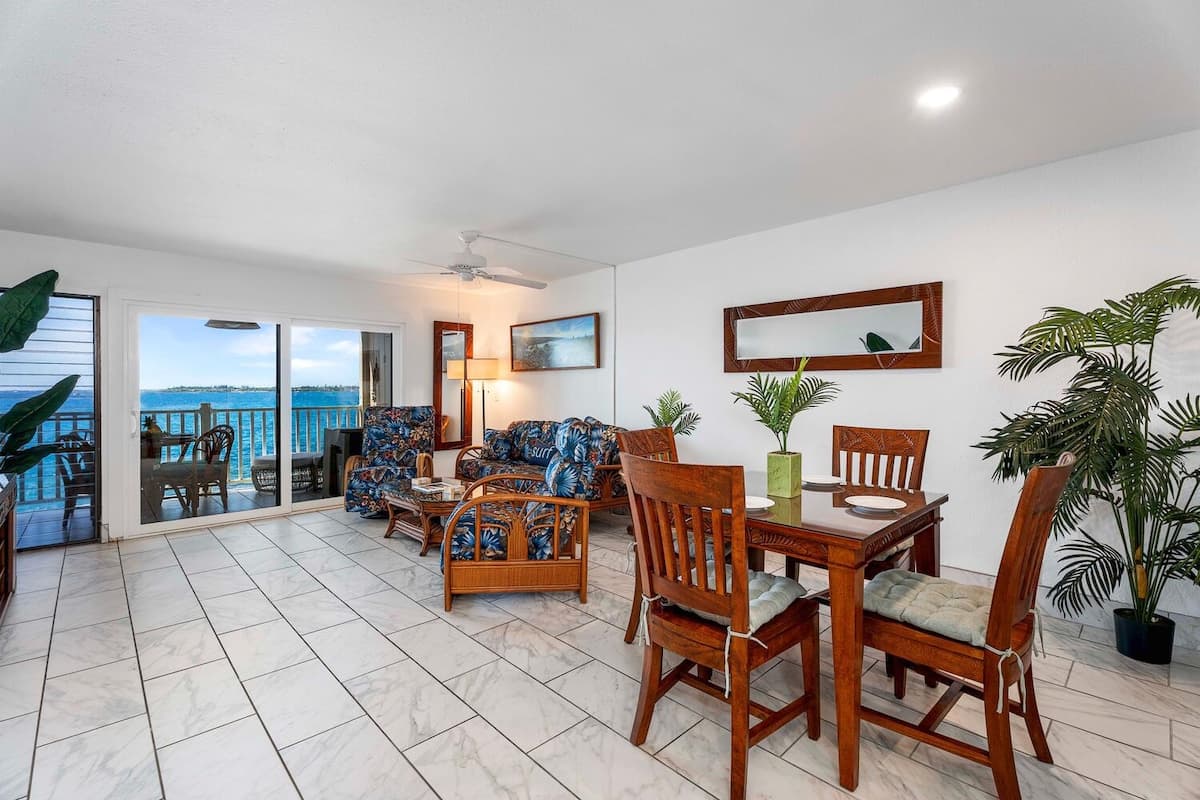 Condo in Kailua-Kona · ★4.35 · 2 bedrooms · 3 beds · 2 baths - Photo 5