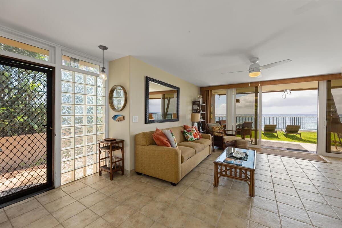 Home in Lahaina · ★4.83 · 2 bedrooms · 4 beds · 2 private baths - Photo 5