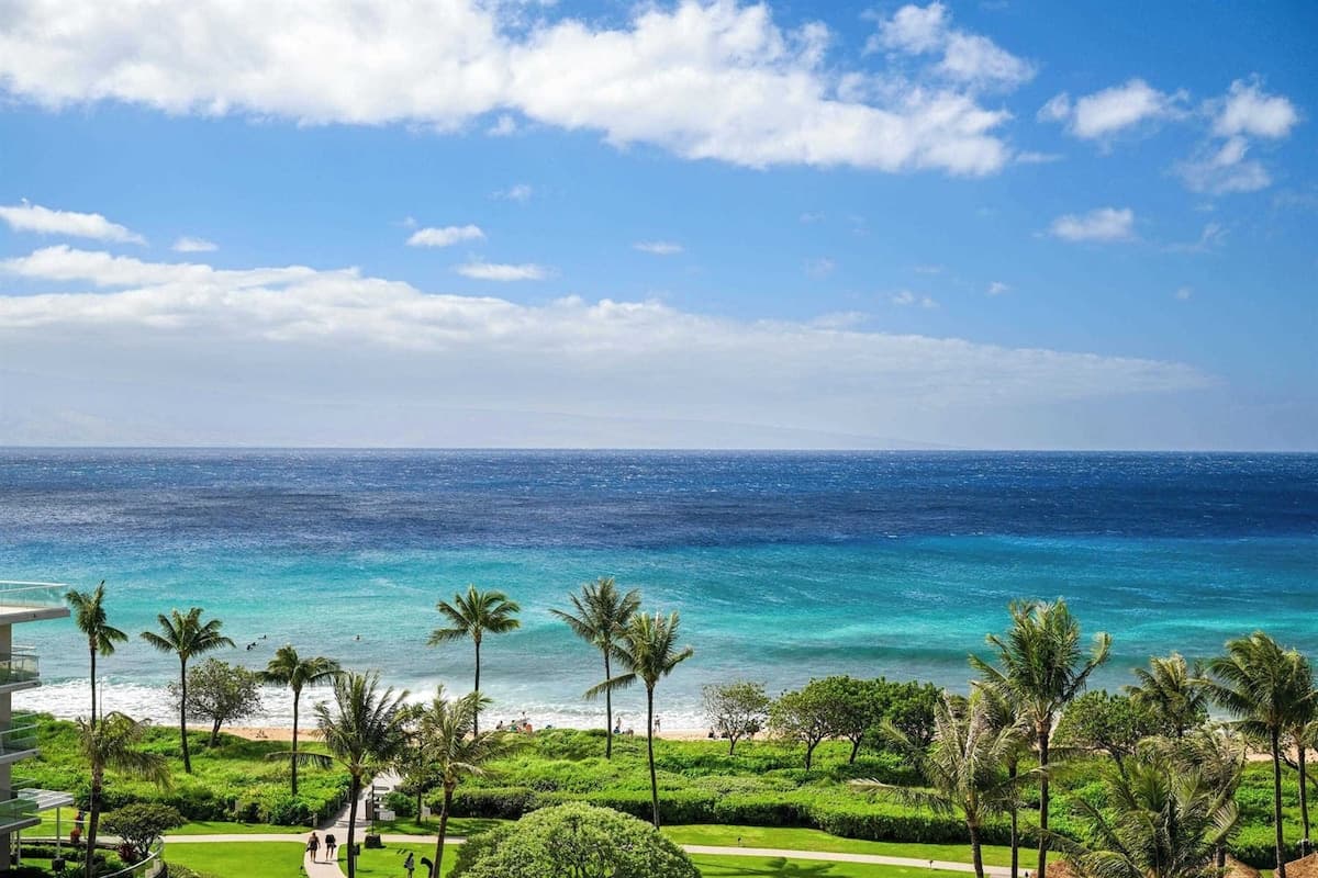 Condo in Lahaina · ★5.0 · 2 bedrooms · 3 beds · 2 baths - Photo 1