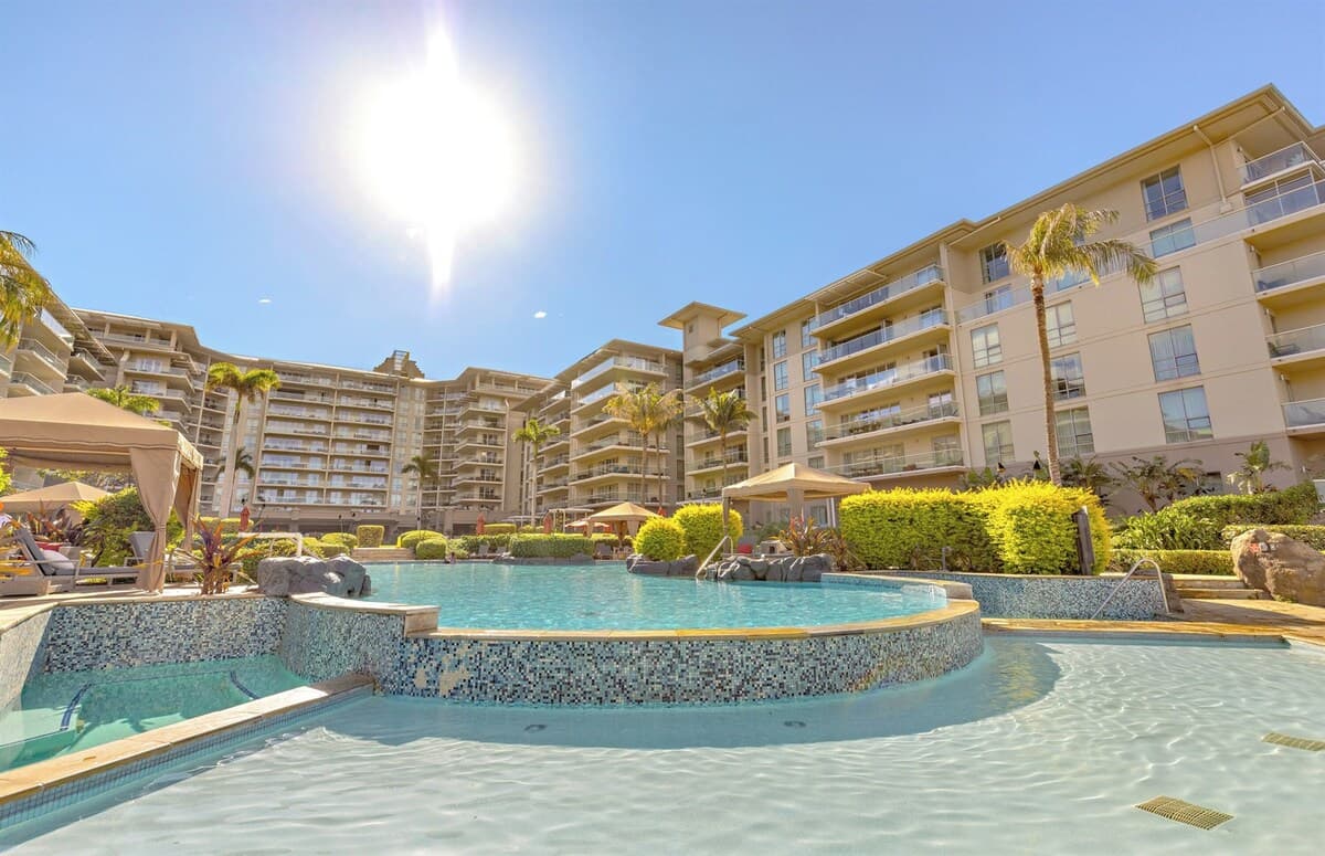 Condo in Lahaina · ★5.0 · 2 bedrooms · 3 beds · 2 baths - Photo 4