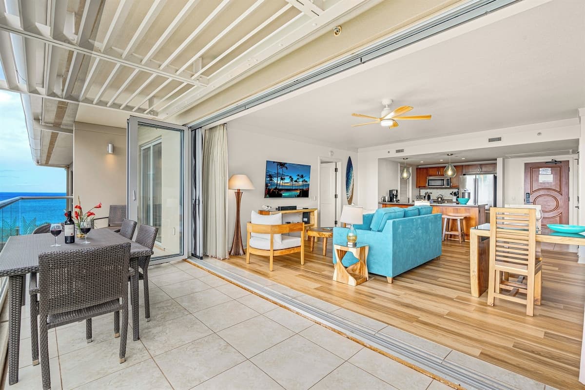 Condo in Lahaina · ★5.0 · 2 bedrooms · 3 beds · 2 baths - Photo 5