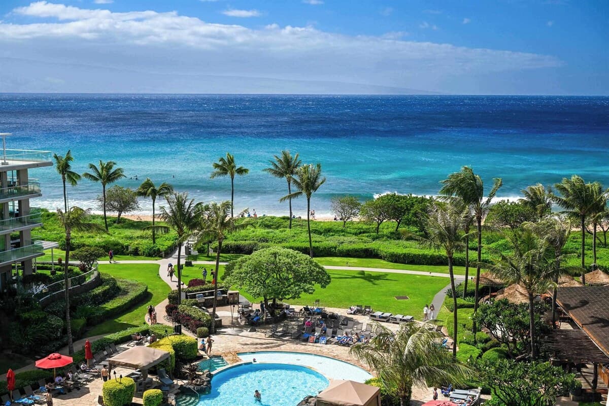 Condo in Lahaina · ★5.0 · 2 bedrooms · 3 beds · 2 baths - Photo 2