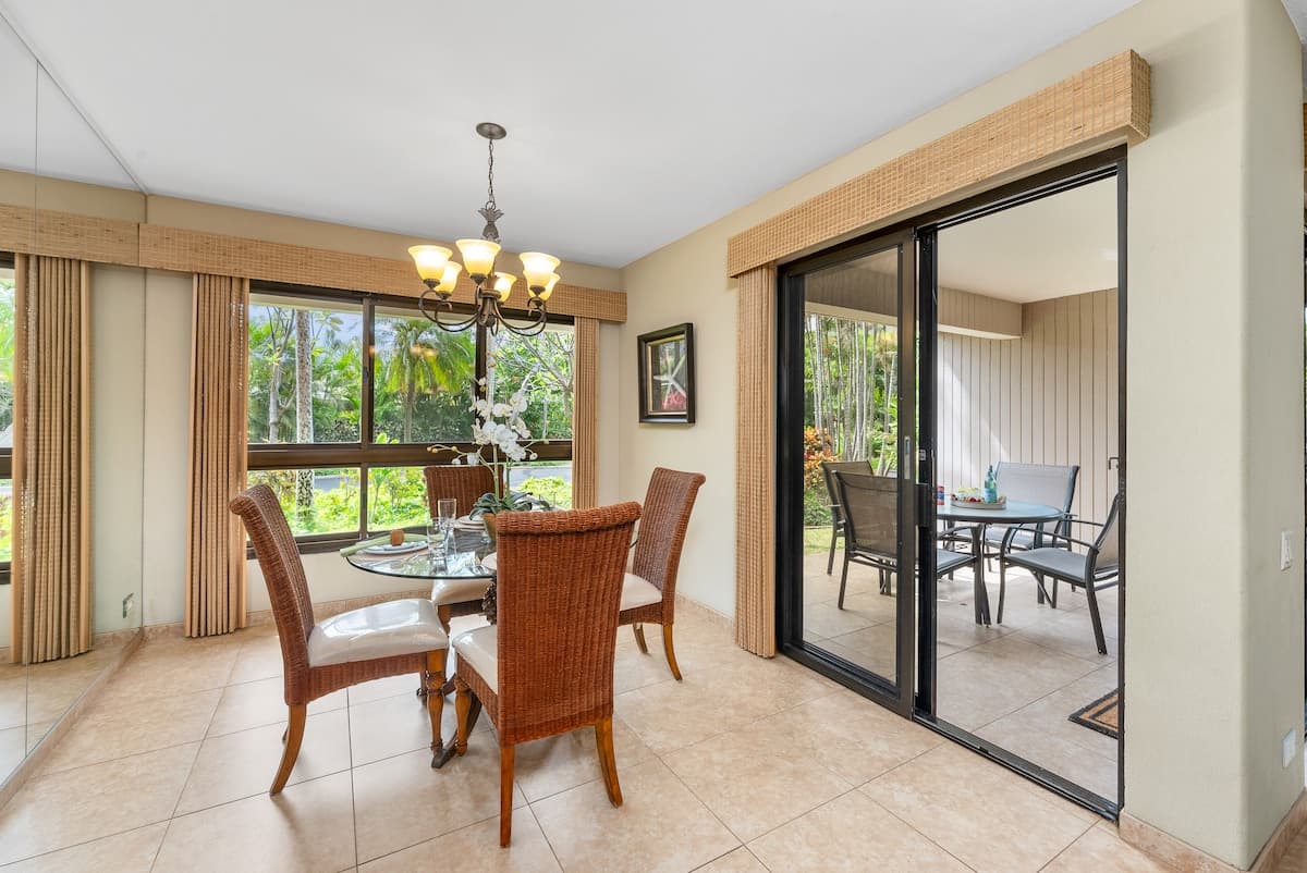 Condo in Lahaina · ★4.68 · 2 bedrooms · 2 beds · 2 baths - Photo 5