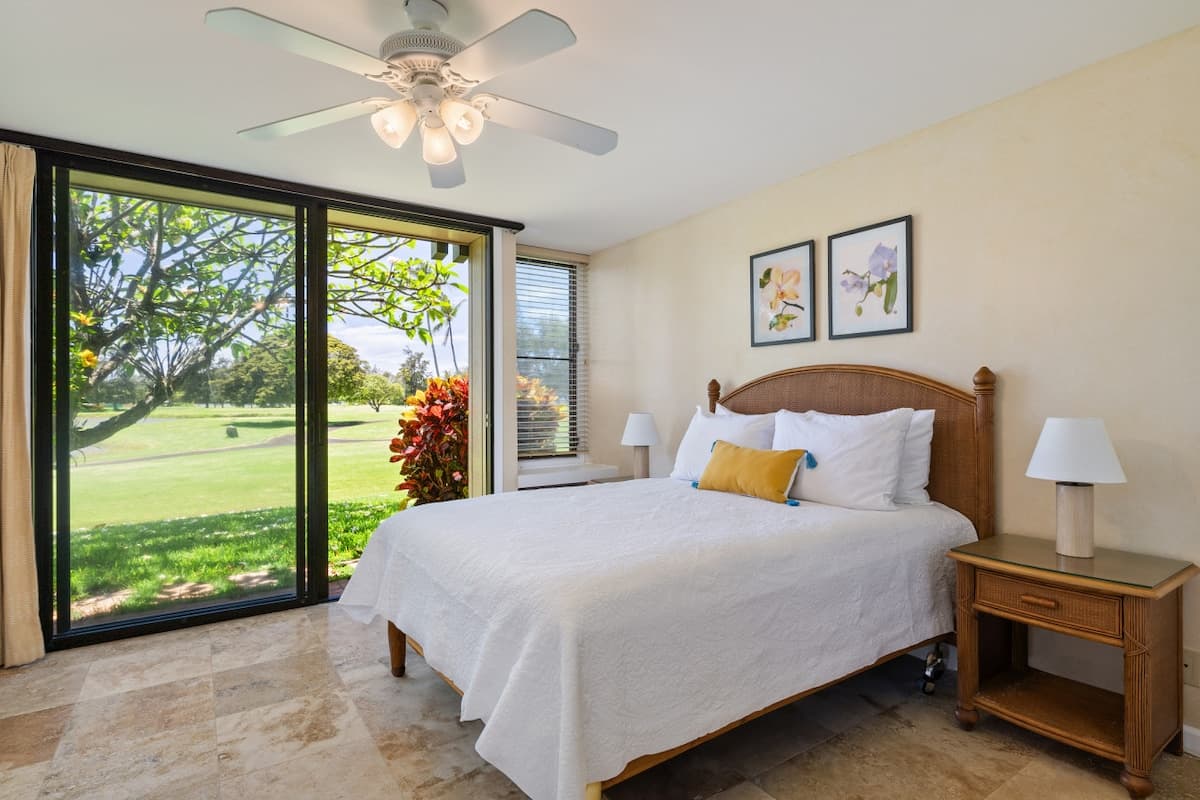 Home in Kahuku · ★4.94 · 3 bedrooms · 4 beds · 2 private baths - Photo 2