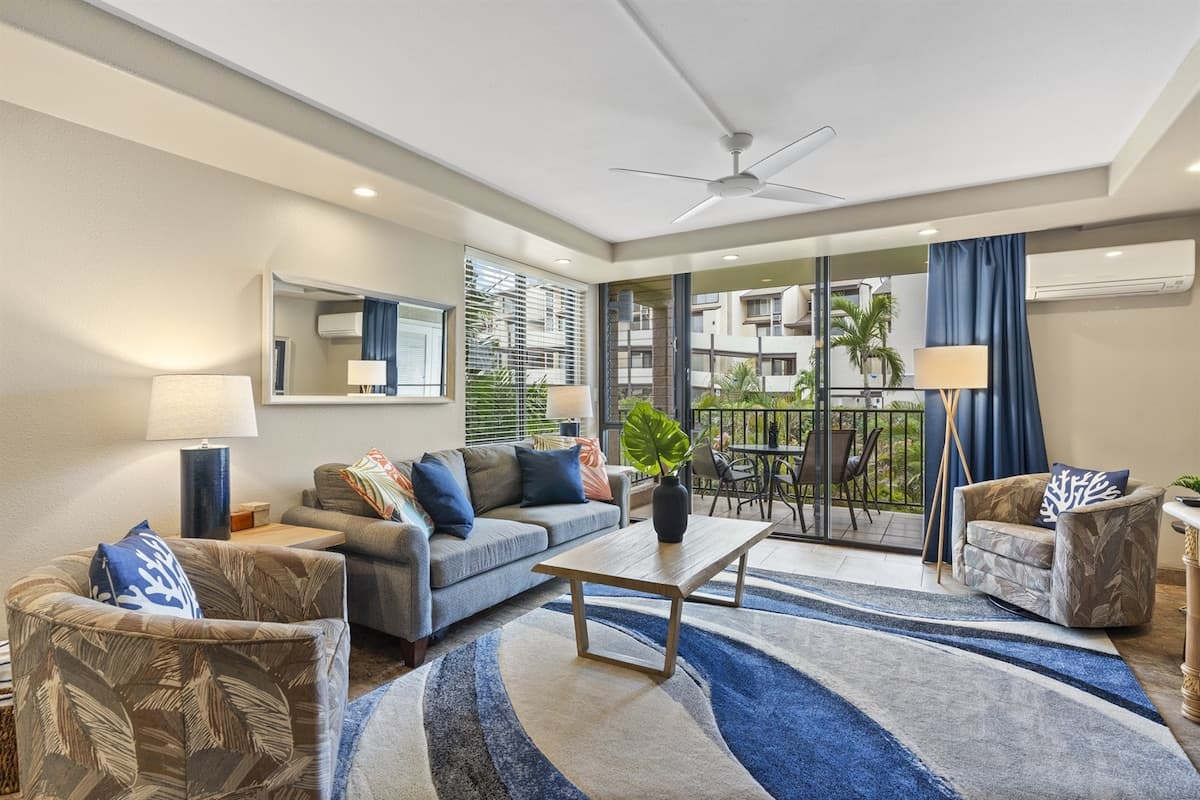 Condo in Kihei · ★4.96 · 2 bedrooms · 4 beds · 2 private baths - Photo 3