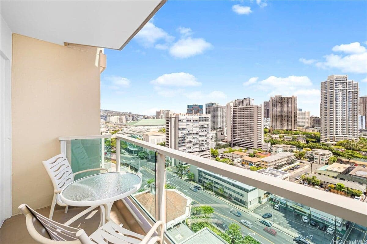 Newly Renovated Ala Moana Condo w_Amazing Views 11 - Photo 1