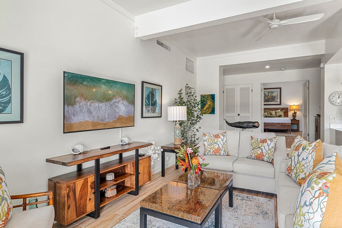 Home in Lahaina · ★5.0 · 2 bedrooms · 3 beds · 2 baths - Photo 4