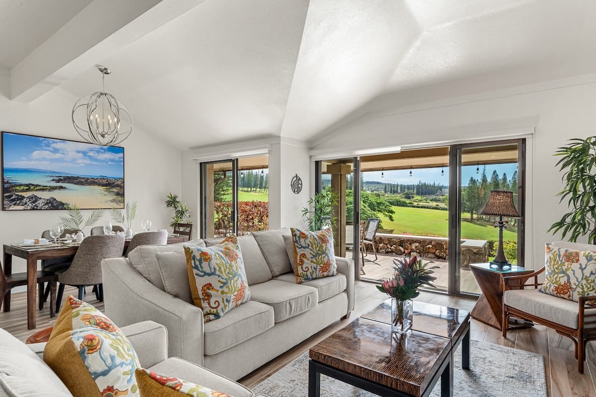 Home in Lahaina · ★5.0 · 2 bedrooms · 3 beds · 2 baths - Photo 3