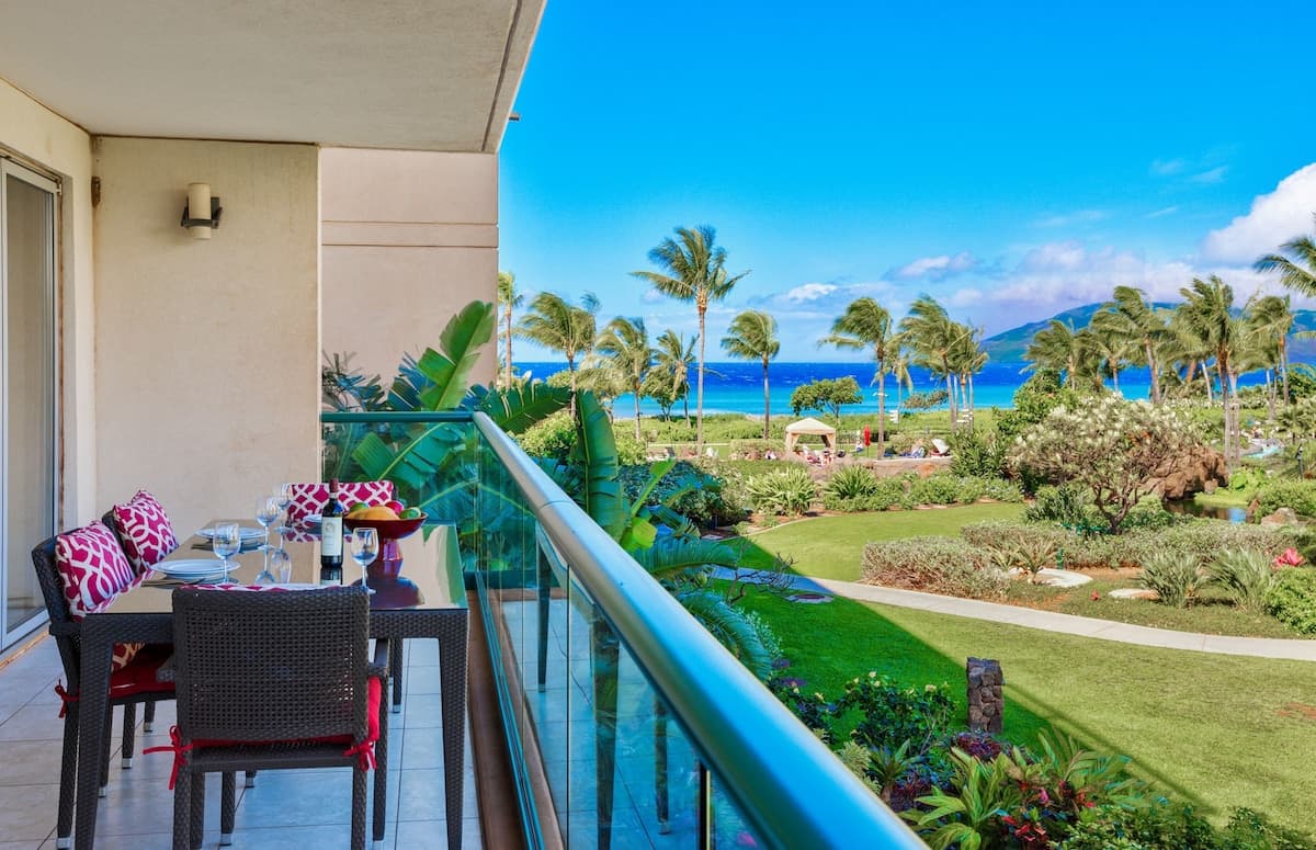 Condo in Lahaina · ★4.95 · 2 bedrooms · 3 beds · 2 baths - Photo 3
