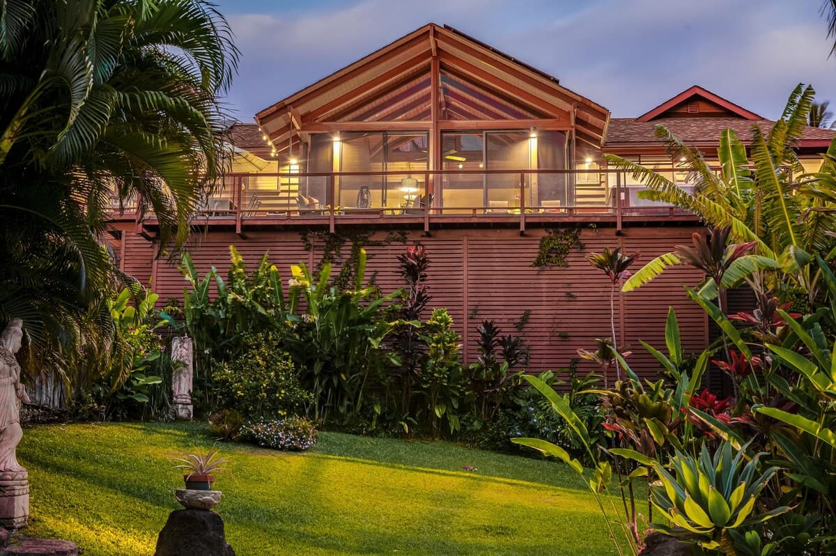 Home in Kihei · ★4.93 · 3 bedrooms · 4 beds · 3 baths - Photo 4