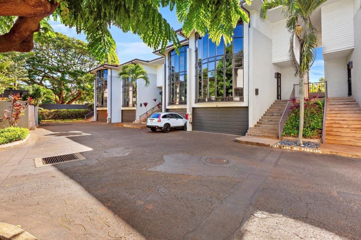 Condo in Lahaina · ★5.0 · 3 bedrooms · 5 beds · 2.5 private baths - Photo 4
