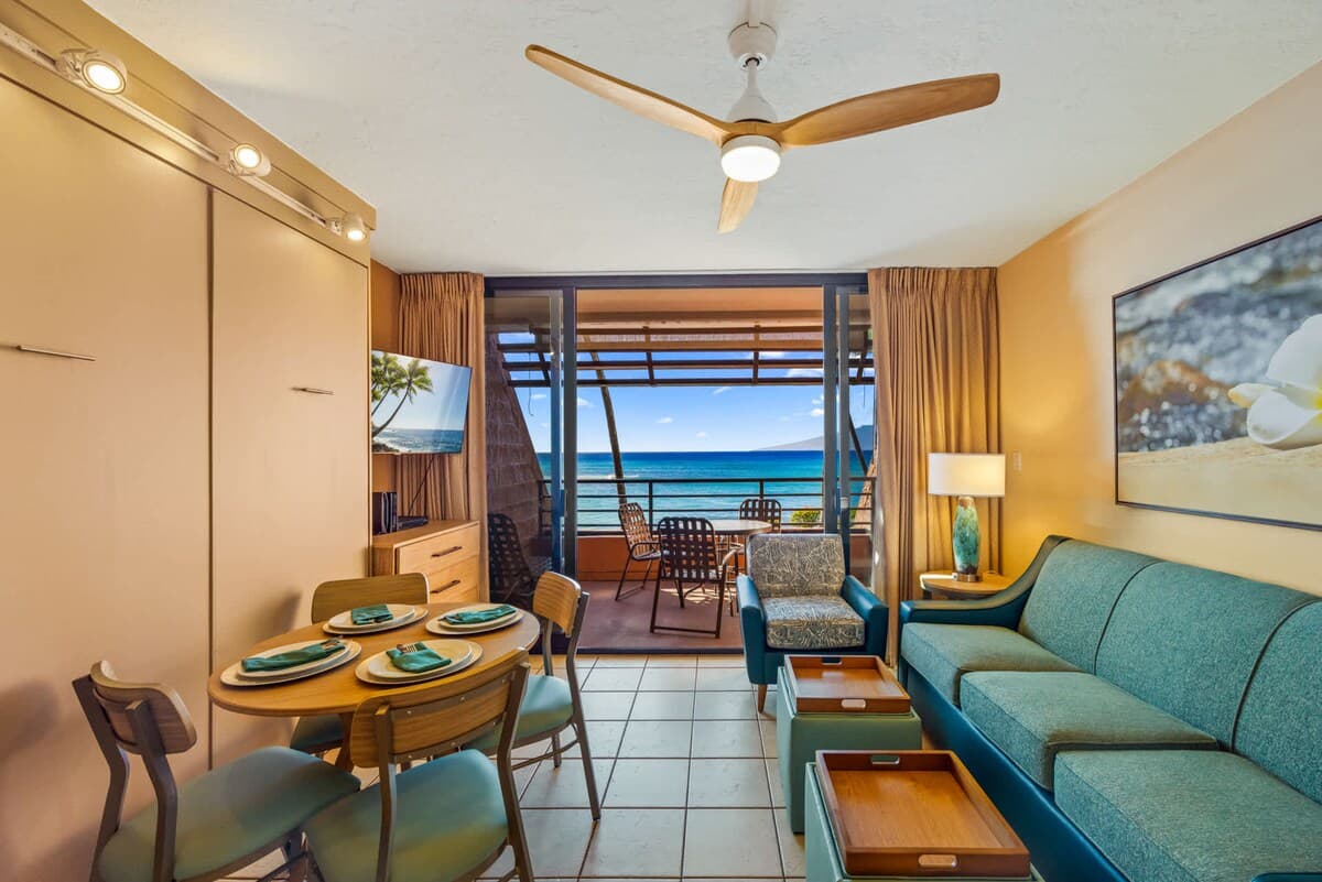 Condo in Lahaina · ★4.83 · 1 bedroom · 2 beds · 1 shared bath - Photo 5