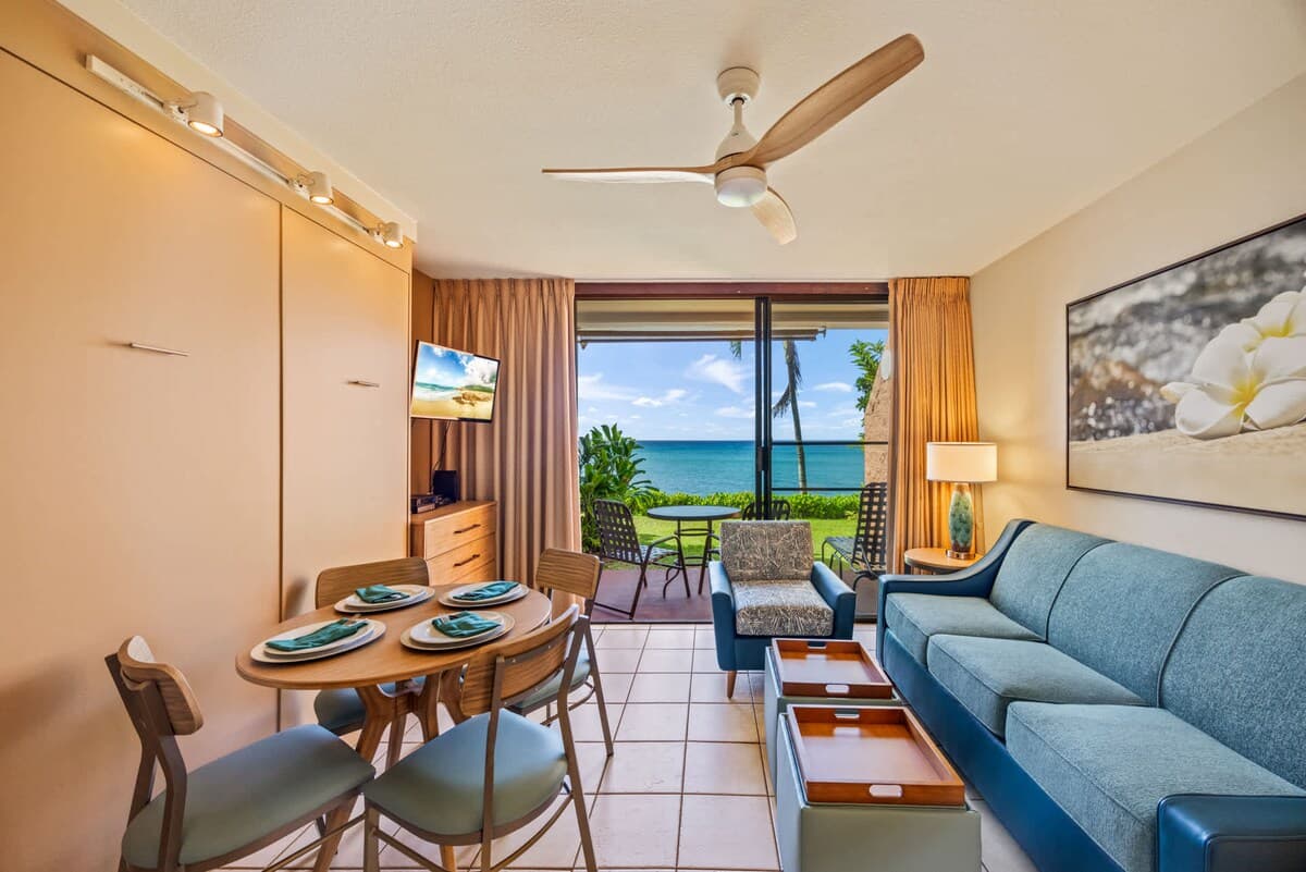 Condo in Lahaina · ★4.89 · 1 bedroom · 2 beds · 1 private bath - Photo 5