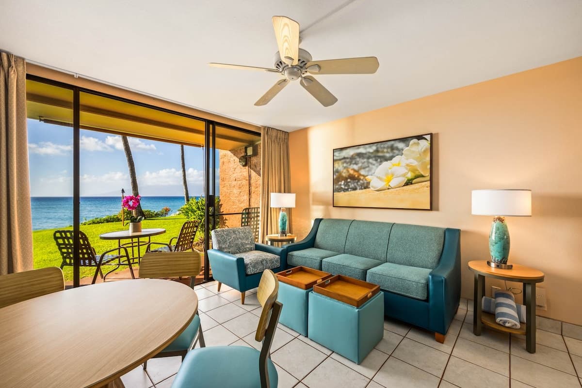 Condo in Lahaina · ★4.73 · 1 bedroom · 2 beds · 1 shared bath - Photo 1