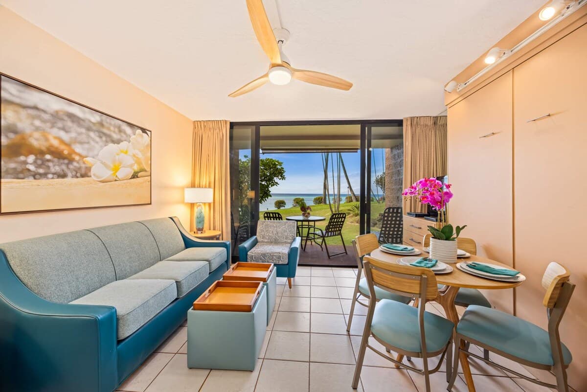 Condo in Lahaina · ★4.71 · 1 bedroom · 2 beds · 1 shared bath - Photo 2