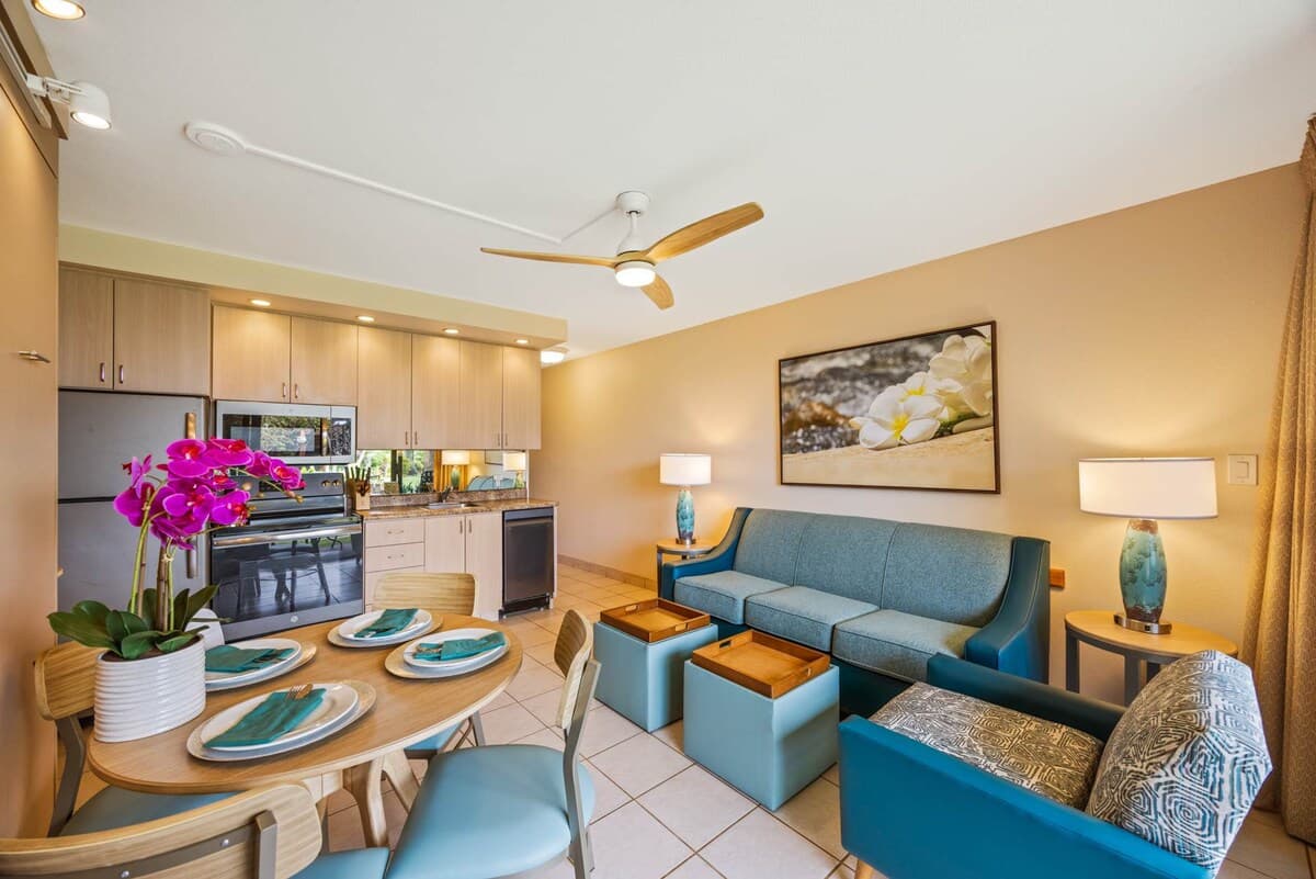 Condo in Lahaina · ★4.9 · 1 bedroom · 2 beds · 1 shared bath - Photo 4