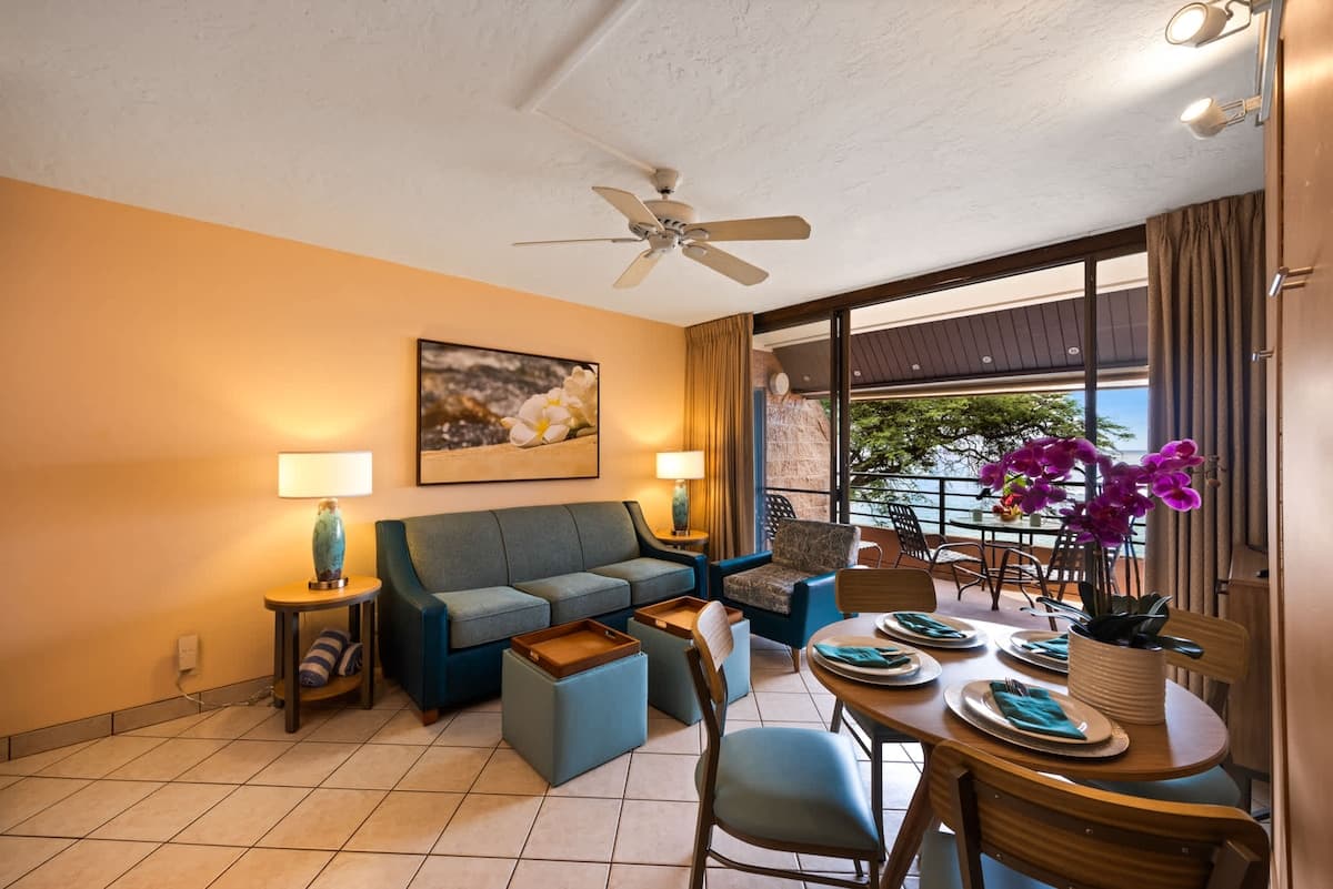 Condo in Lahaina · ★4.92 · 1 bedroom · 2 beds · 1 shared bath - Photo 2