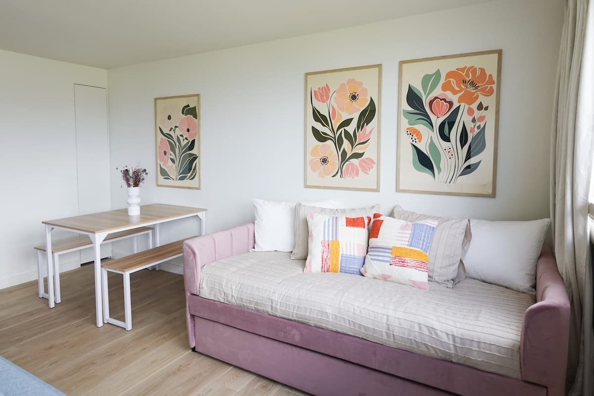 Condo in Honolulu · ★4.91 · 1 bedroom · 3 beds · 1 private bath - Photo 3