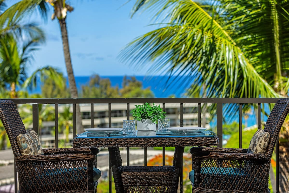 Condo in Kihei · ★4.94 · 1 bedroom · 2 beds · 1 shared bath - Photo 1