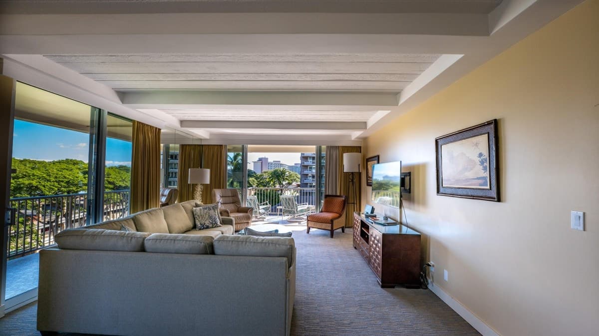 Condo in Lahaina · ★5.0 · 2 bedrooms · 4 beds · 2 private baths - Photo 5
