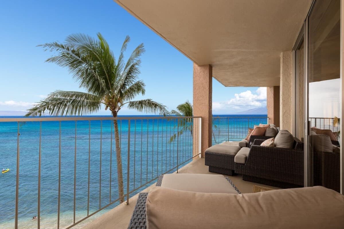 Condo in Lahaina · ★4.5 · 2 bedrooms · 3 beds · 2.5 baths - Photo 3
