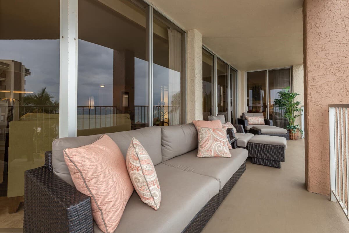 Condo in Lahaina · ★4.5 · 2 bedrooms · 3 beds · 2.5 baths - Photo 4