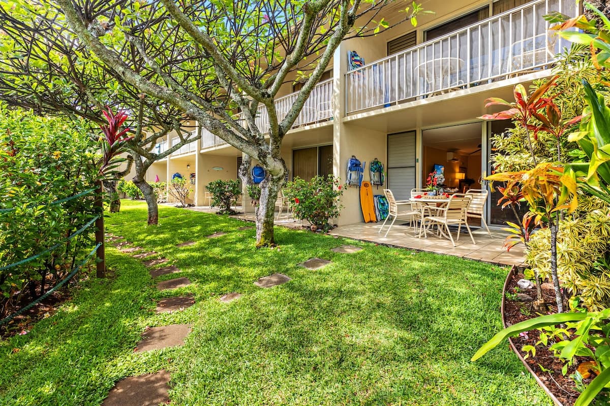 Condo in Lahaina · ★4.57 · 1 bedroom · 3 beds · 1 bath - Photo 5