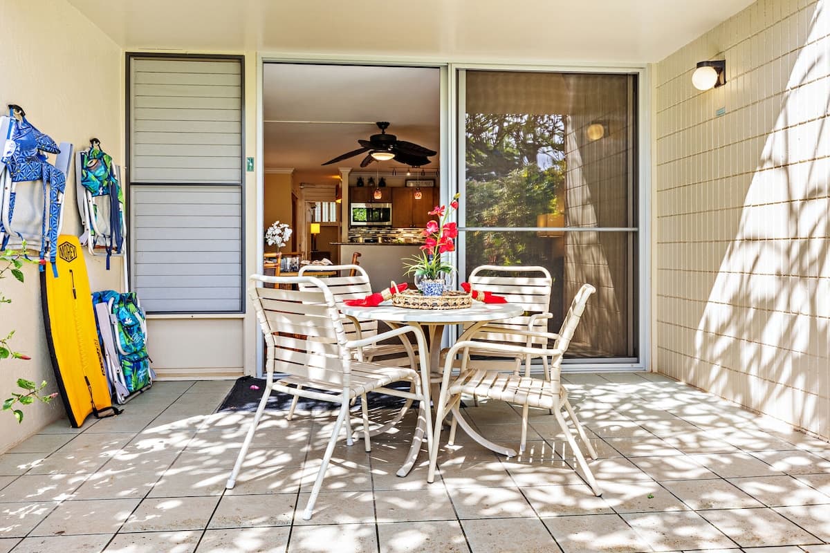 Condo in Lahaina · ★4.57 · 1 bedroom · 3 beds · 1 bath - Photo 4