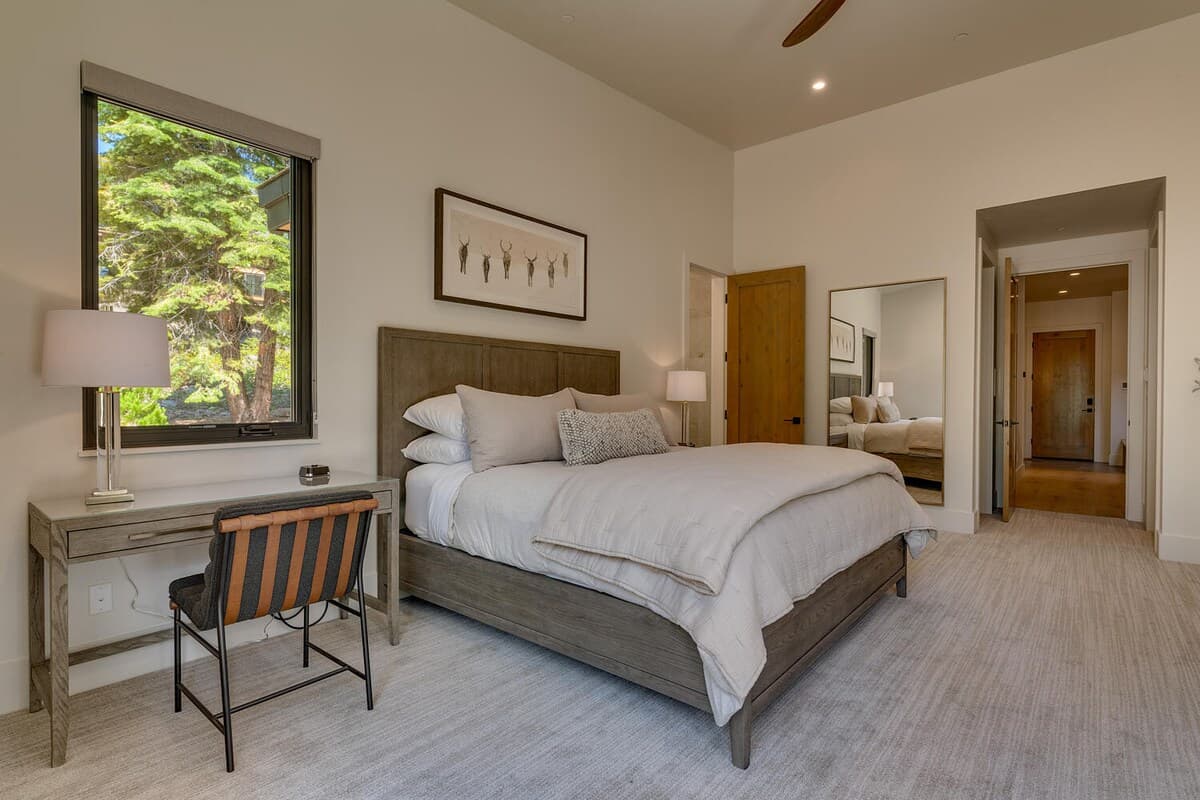New 2024 Mountain Modern Home, Hot Tub, Gated - Photo 3