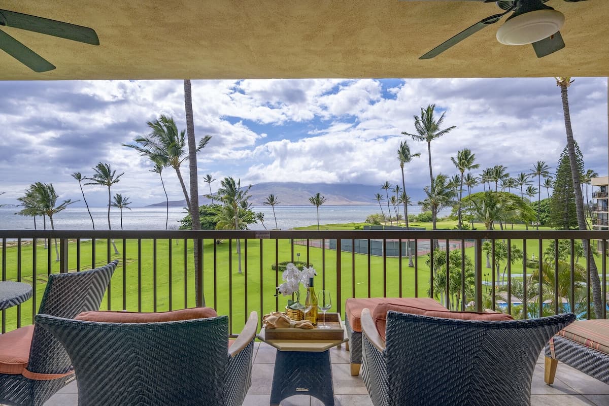 Condo in Kihei · ★5.0 · 2 bedrooms · 3 beds · 2 baths - Photo 2