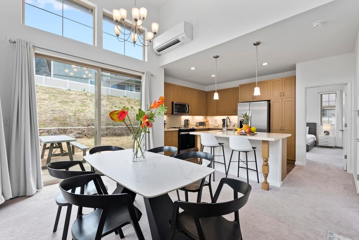 Home in Waianae · ★4.82 · 3 bedrooms · 4 beds · 2.5 private baths - Photo 2