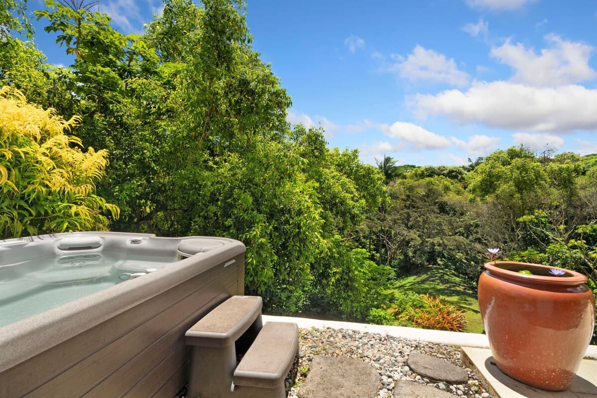 Home in Princeville · ★4.84 · 3 bedrooms · 5 beds · 2.5 private baths - Photo 5