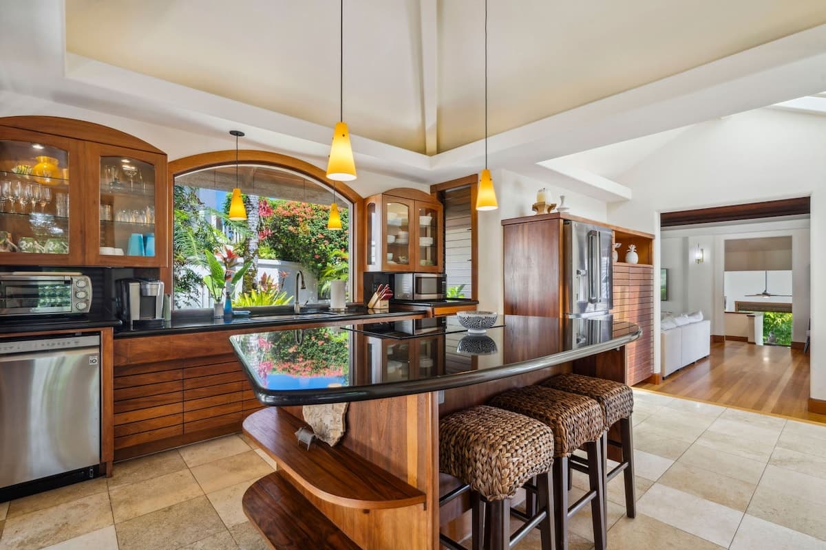 Home in Princeville · ★4.84 · 3 bedrooms · 5 beds · 2.5 private baths - Photo 3
