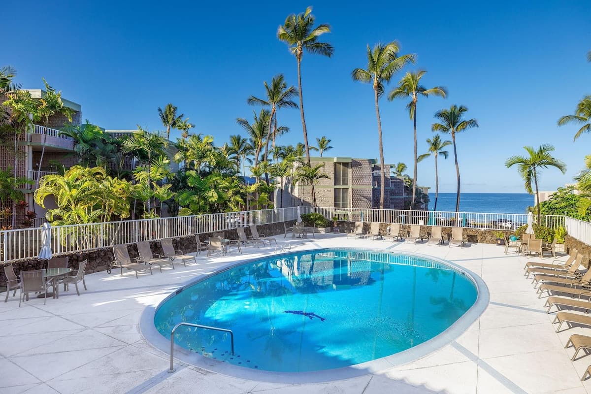 Condo in Kailua-Kona · ★4.63 · 1 bedroom · 2 beds · 1 private bath - Photo 1