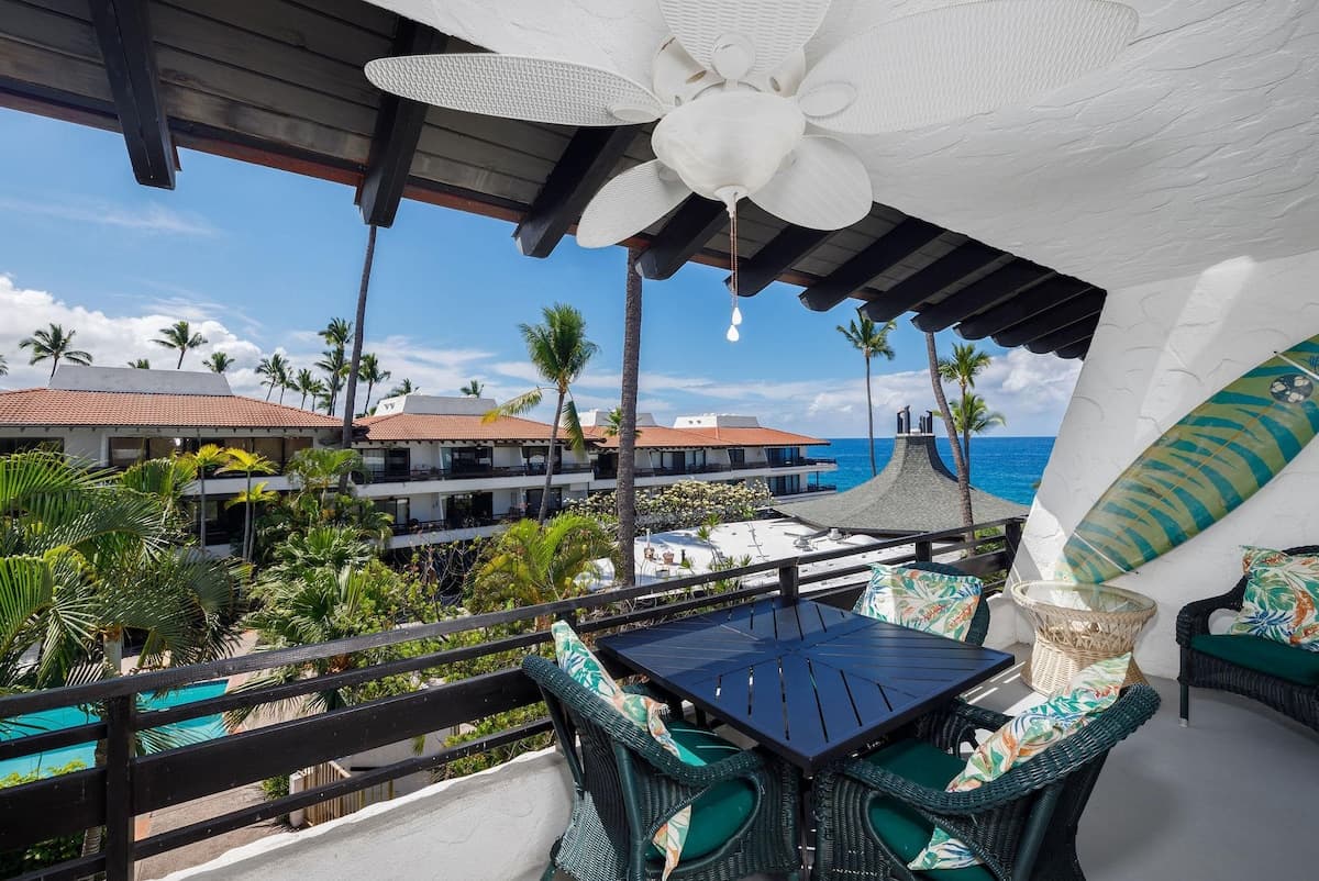 Condo in Kailua-Kona · ★4.7 · 1 bedroom · 2 beds · 1 private bath - Photo 1