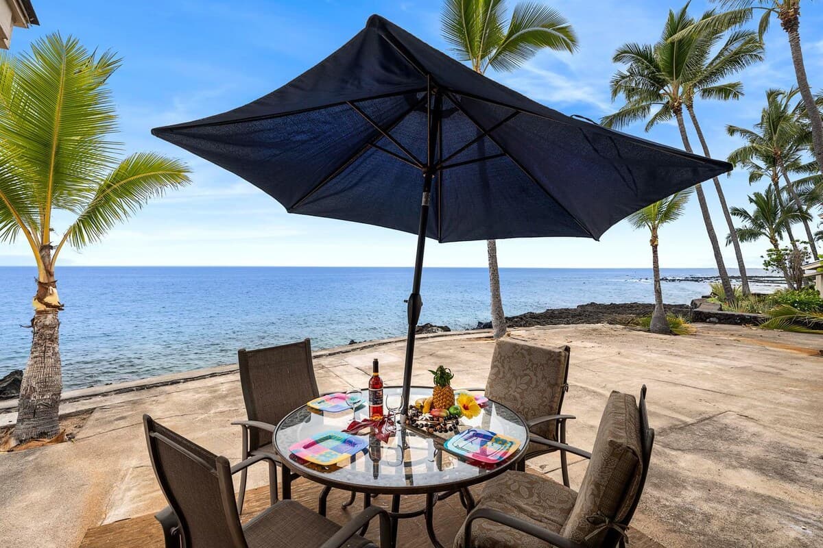 Condo in Kailua-Kona · ★4.75 · 2 bedrooms · 3 beds · 2 private baths - Photo 2