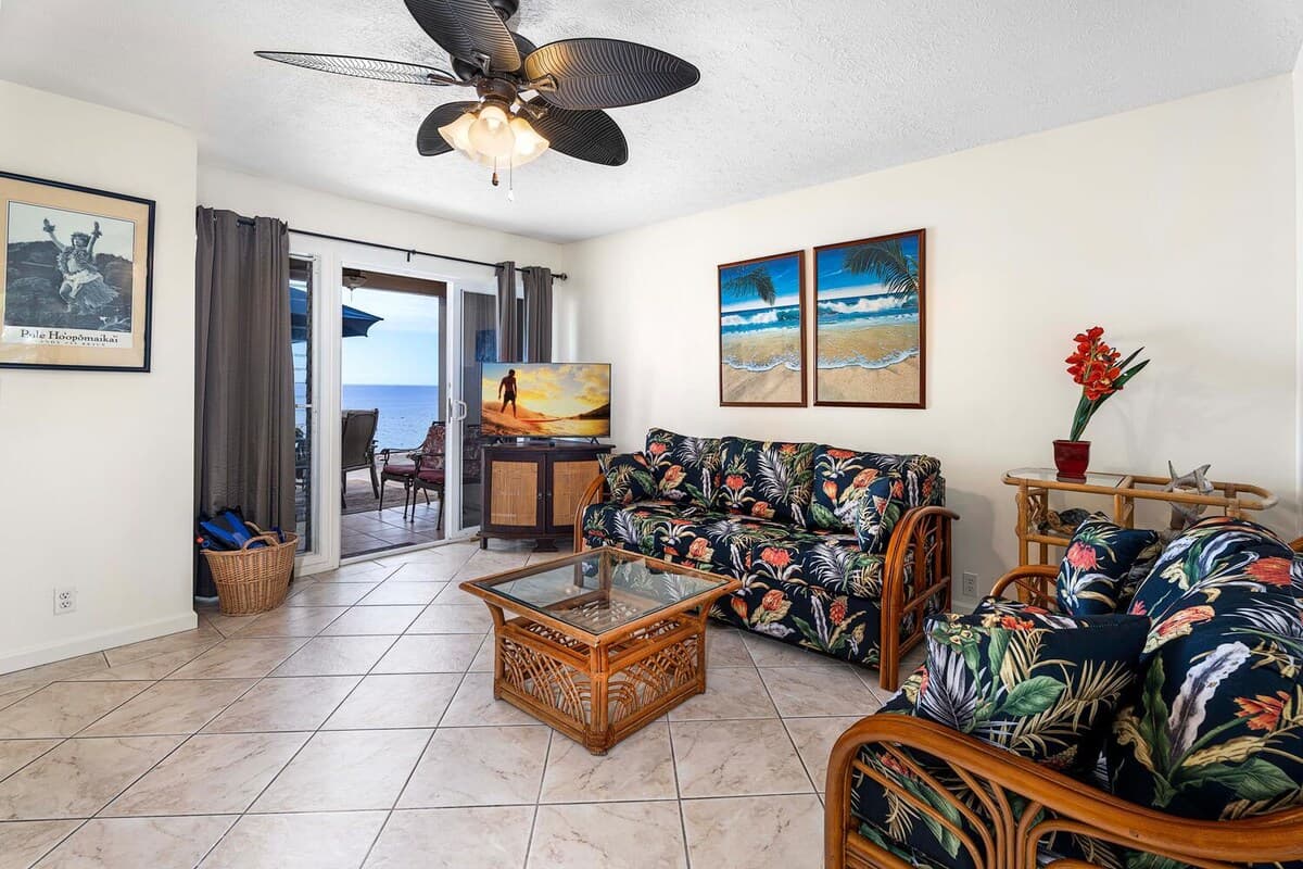 Condo in Kailua-Kona · ★4.75 · 2 bedrooms · 3 beds · 2 private baths - Photo 4