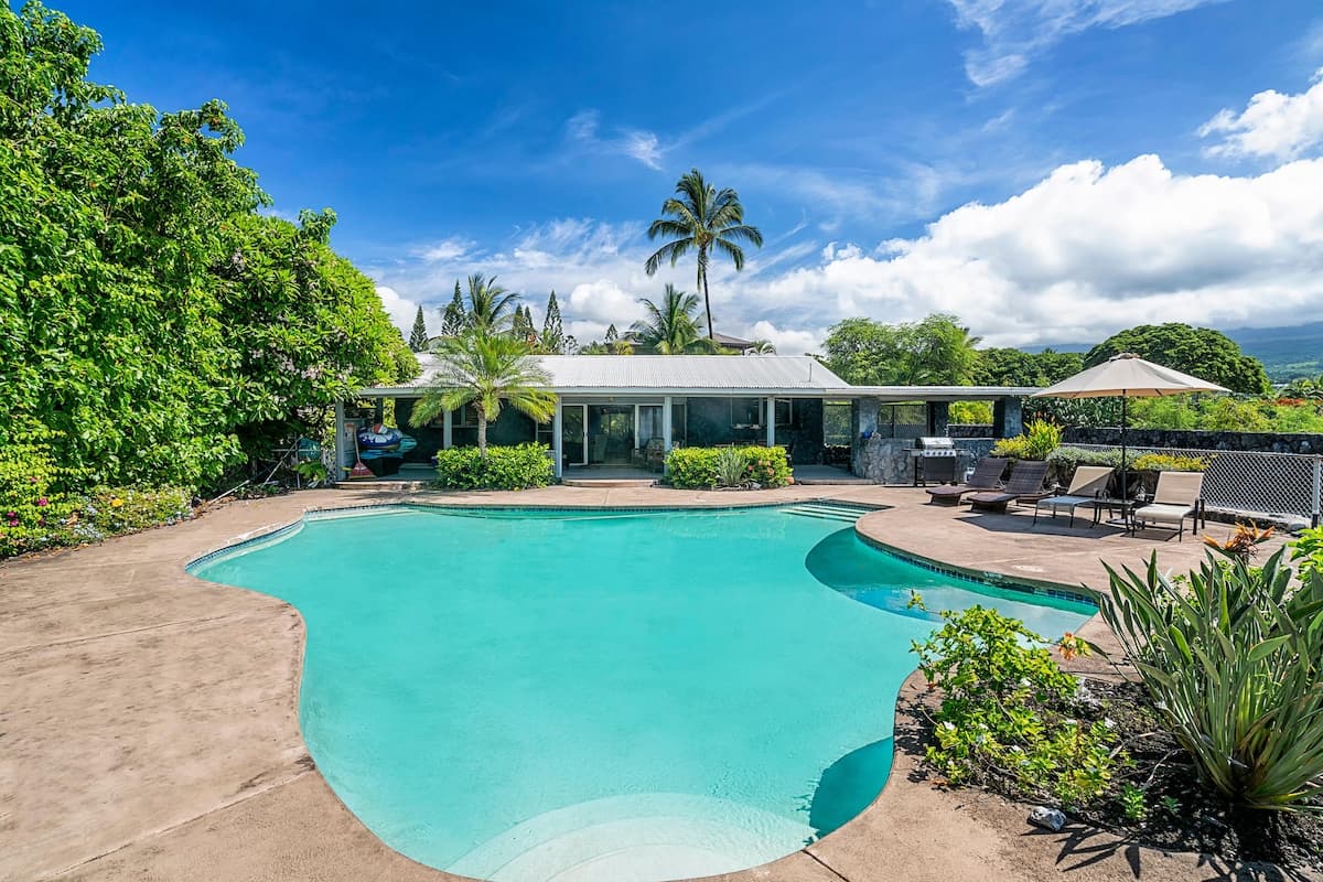 Home in Kailua-Kona · ★4.38 · 3 bedrooms · 5 beds · 3 baths - Photo 1