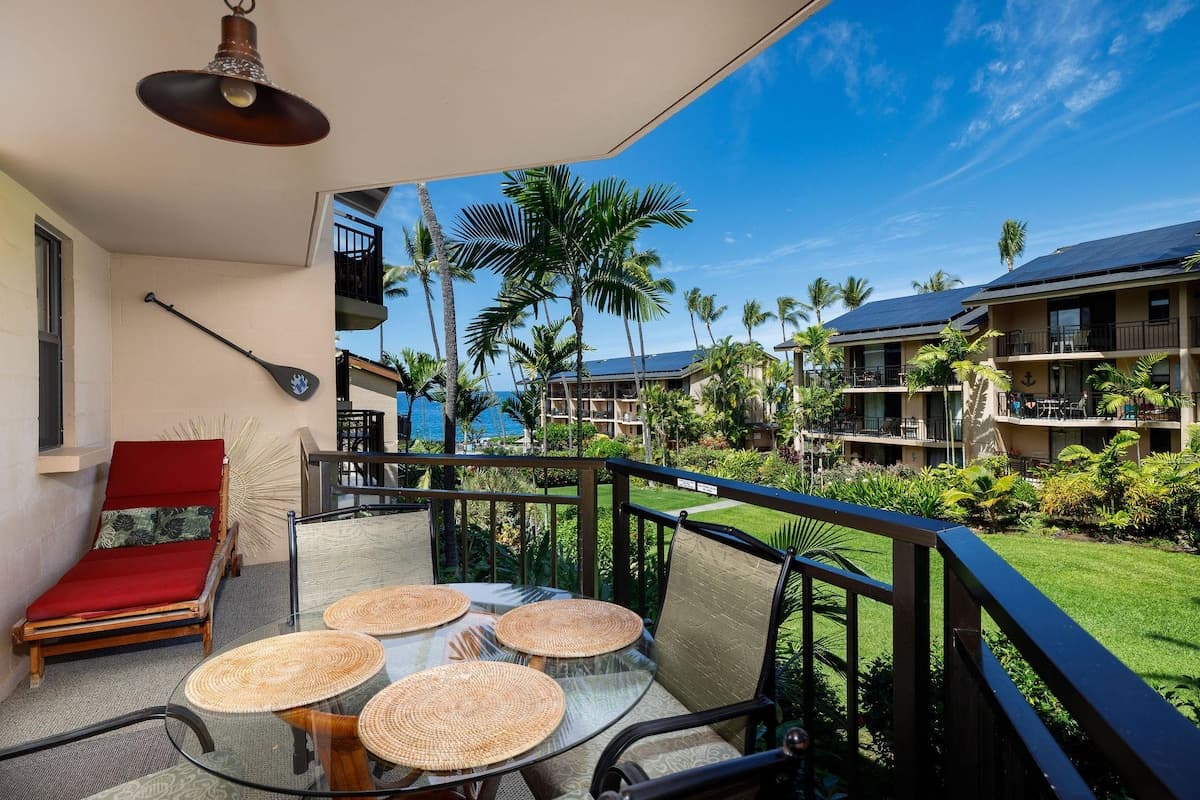 Condo in Kailua-Kona · ★4.77 · 1 bedroom · 1 bed · 1 private bath - Photo 1