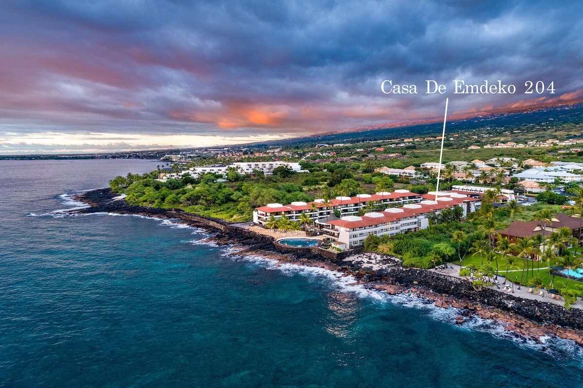 Condo in Kailua-Kona · ★4.6 · 1 bedroom · 2 beds · 1 private bath - Photo 1