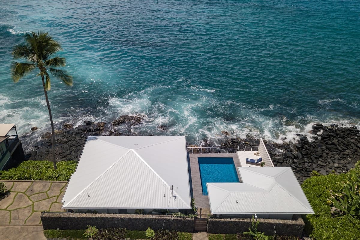 Home in Kailua-Kona · ★4.94 · 2 bedrooms · 2 beds · 2 baths - Photo 3