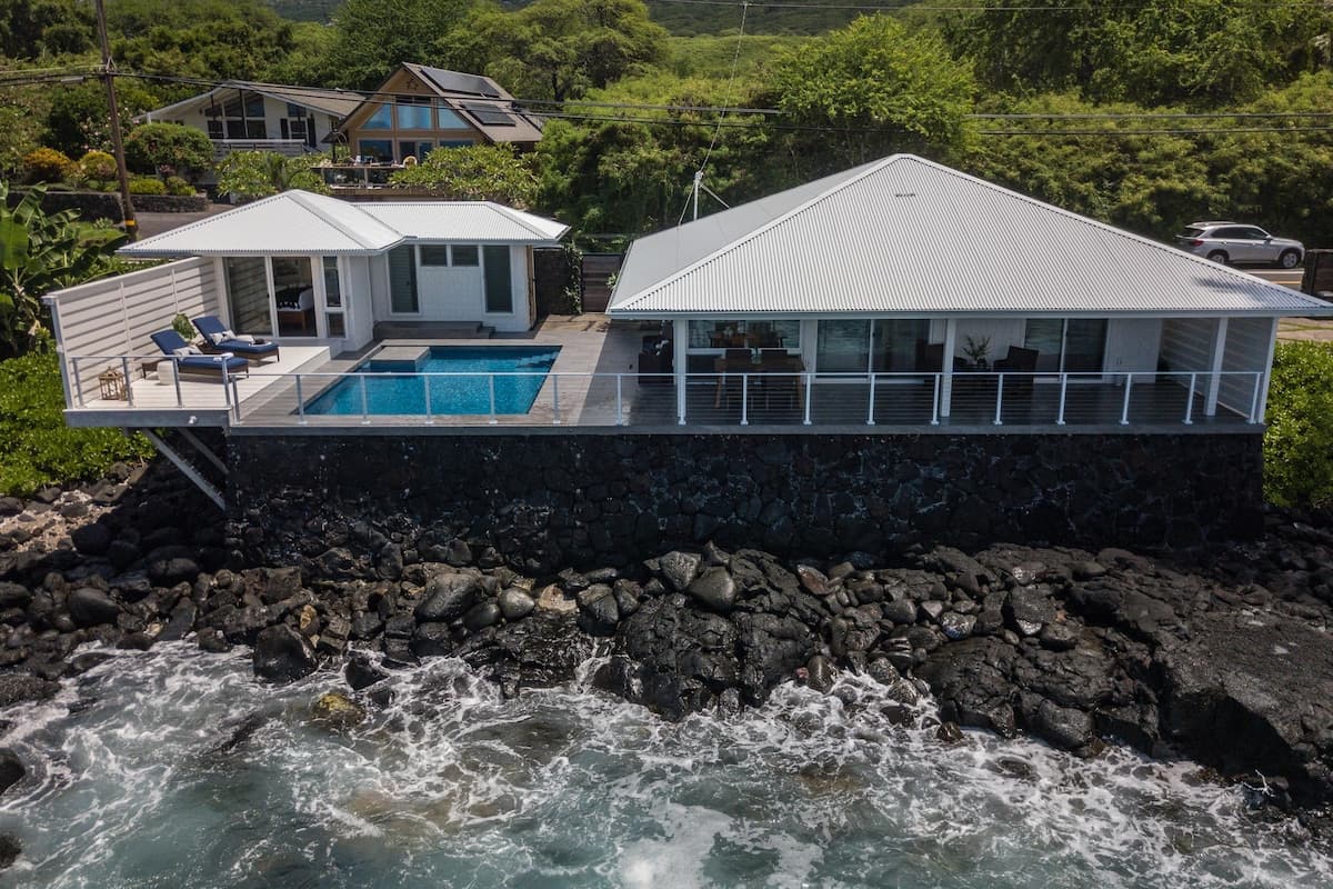 Home in Kailua-Kona · ★4.94 · 2 bedrooms · 2 beds · 2 baths - Photo 4