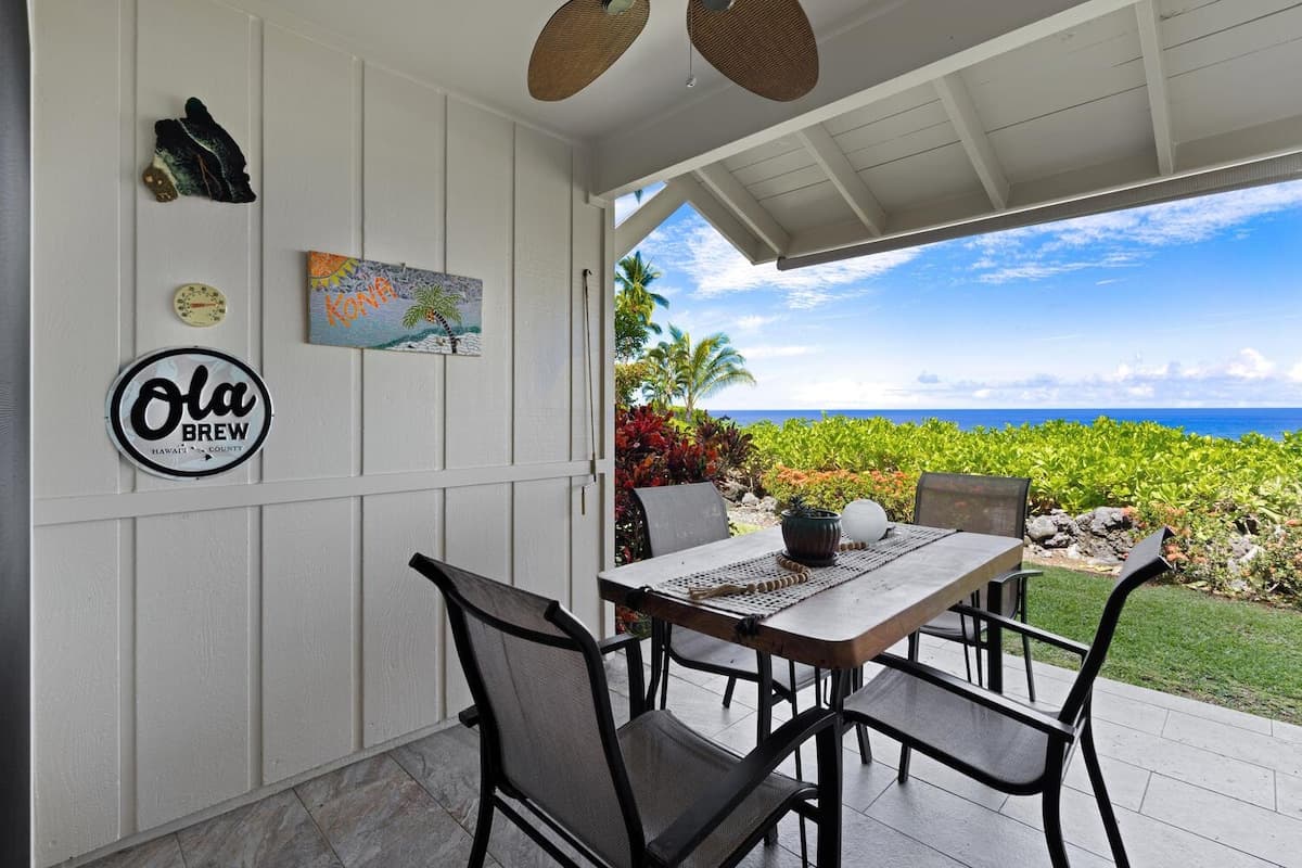 Condo in Kailua-Kona · ★4.56 · 2 bedrooms · 2 beds · 2 baths - Photo 1