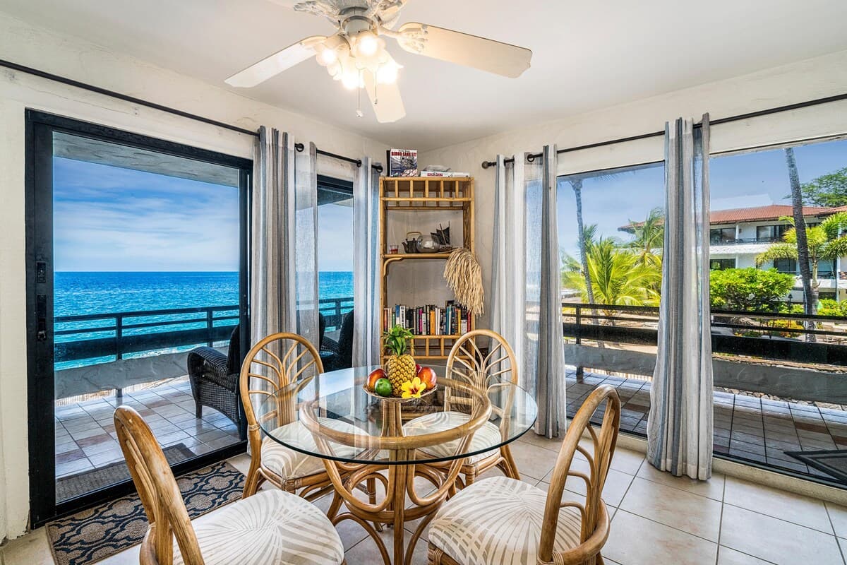 Condo in Kailua-Kona · ★4.68 · 2 bedrooms · 4 beds · 2 baths - Photo 5