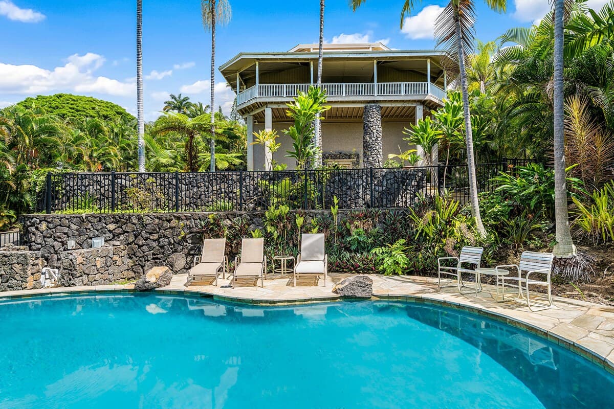 Home in Kailua-Kona · ★4.5 · 3 bedrooms · 4 beds · 2 baths - Photo 2