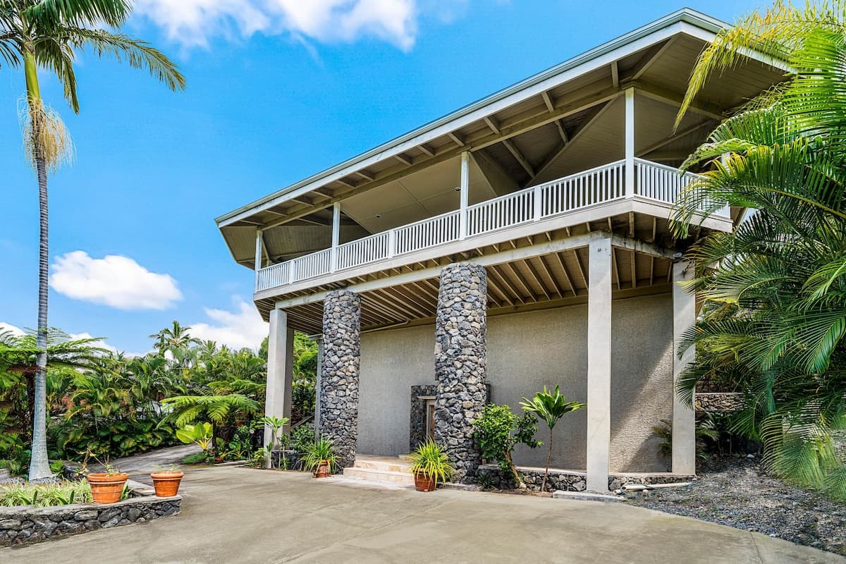 Home in Kailua-Kona · ★4.5 · 3 bedrooms · 4 beds · 2 baths - Photo 5
